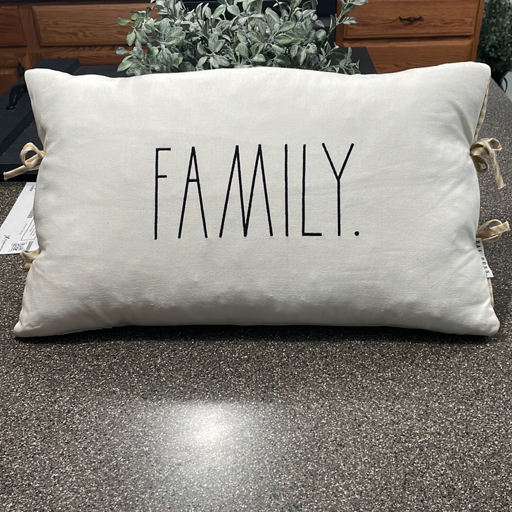 FAMILY Rae Dunn